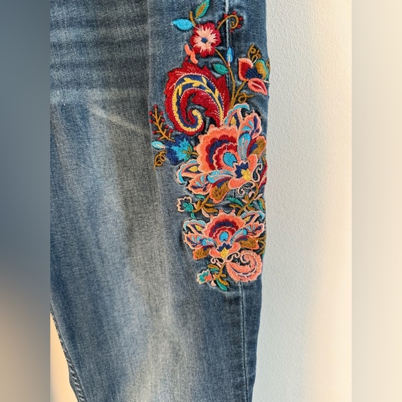 Grace Embroidered Denim Jeans, Size 30, Excellent Condition - Picture 7 of 9
